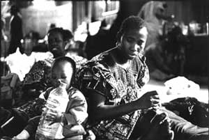 "vivre dans des logements d'extr&ecirc;me pr&eacute;carit&eacute;"